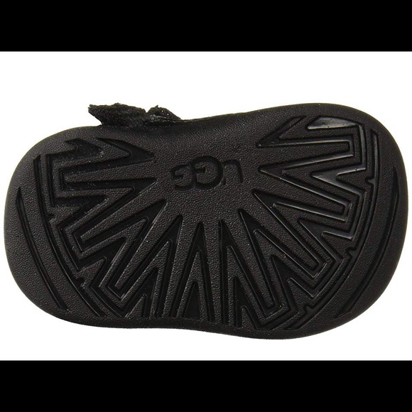 Uggs - Picture 3 of 3